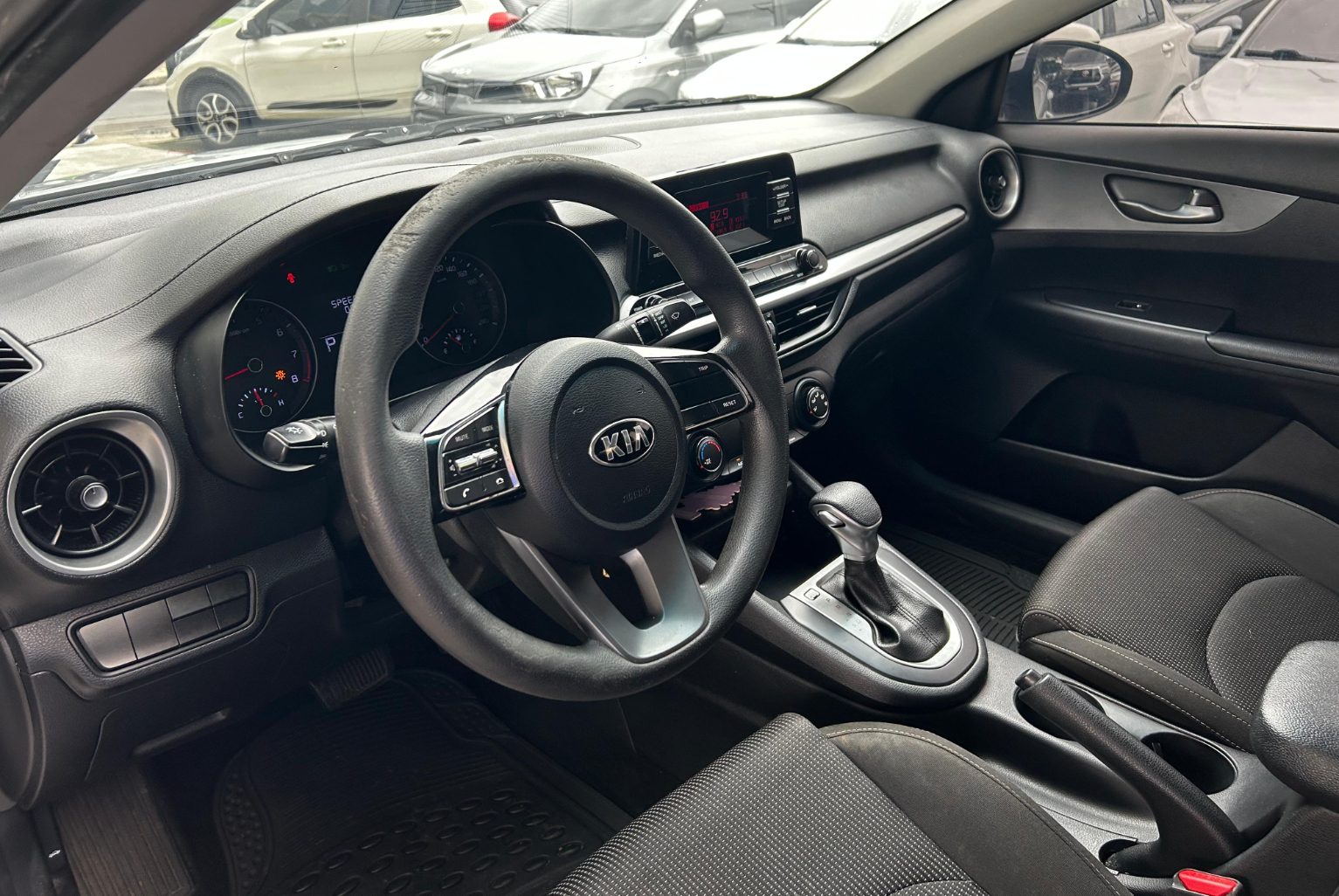 Kia Cerato 2020 Automático color Plateado, Imagen #7