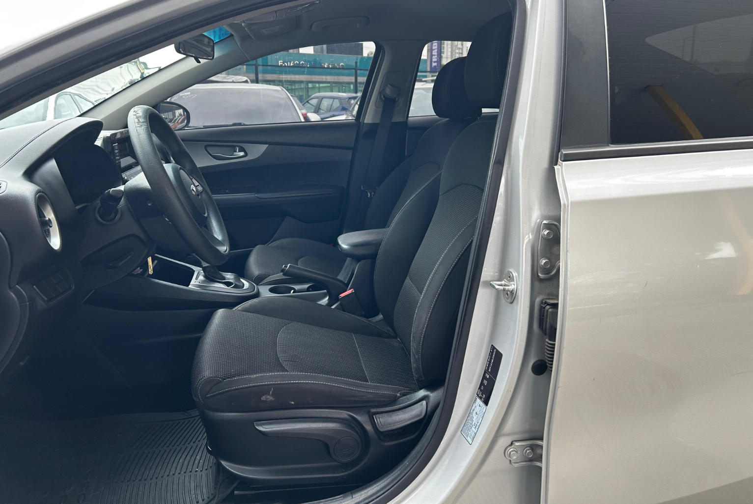 Kia Cerato 2020 Automático color Plateado, Imagen #9
