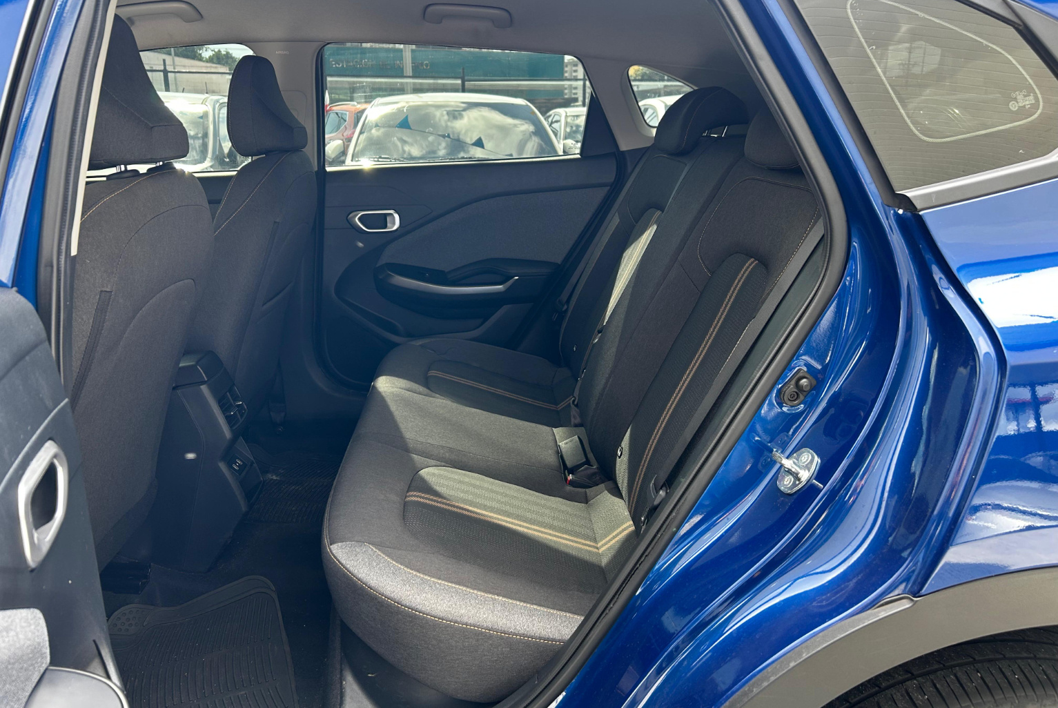 Kia K3 2025 Automático color Azul, Imagen #10