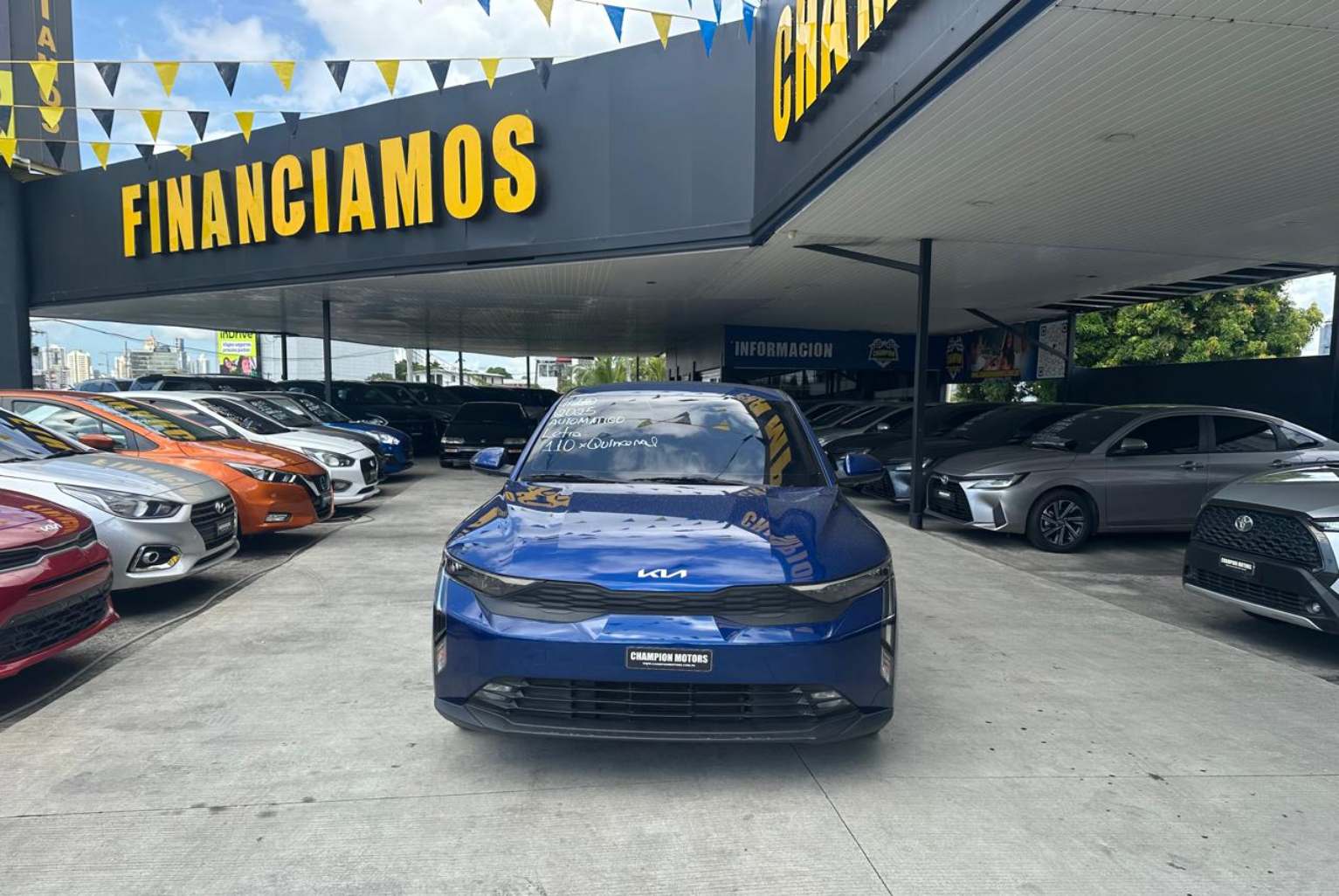 Kia K3 2025 Automático color Azul, Imagen #2