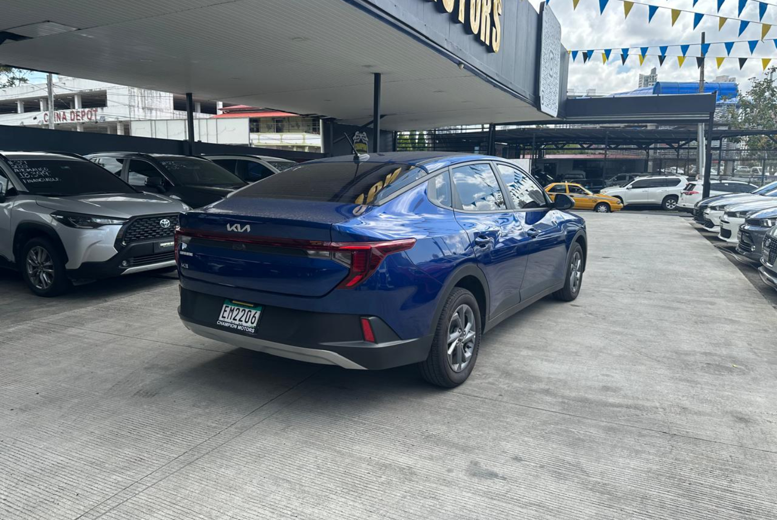 Kia K3 2025 Automático color Azul, Imagen #4