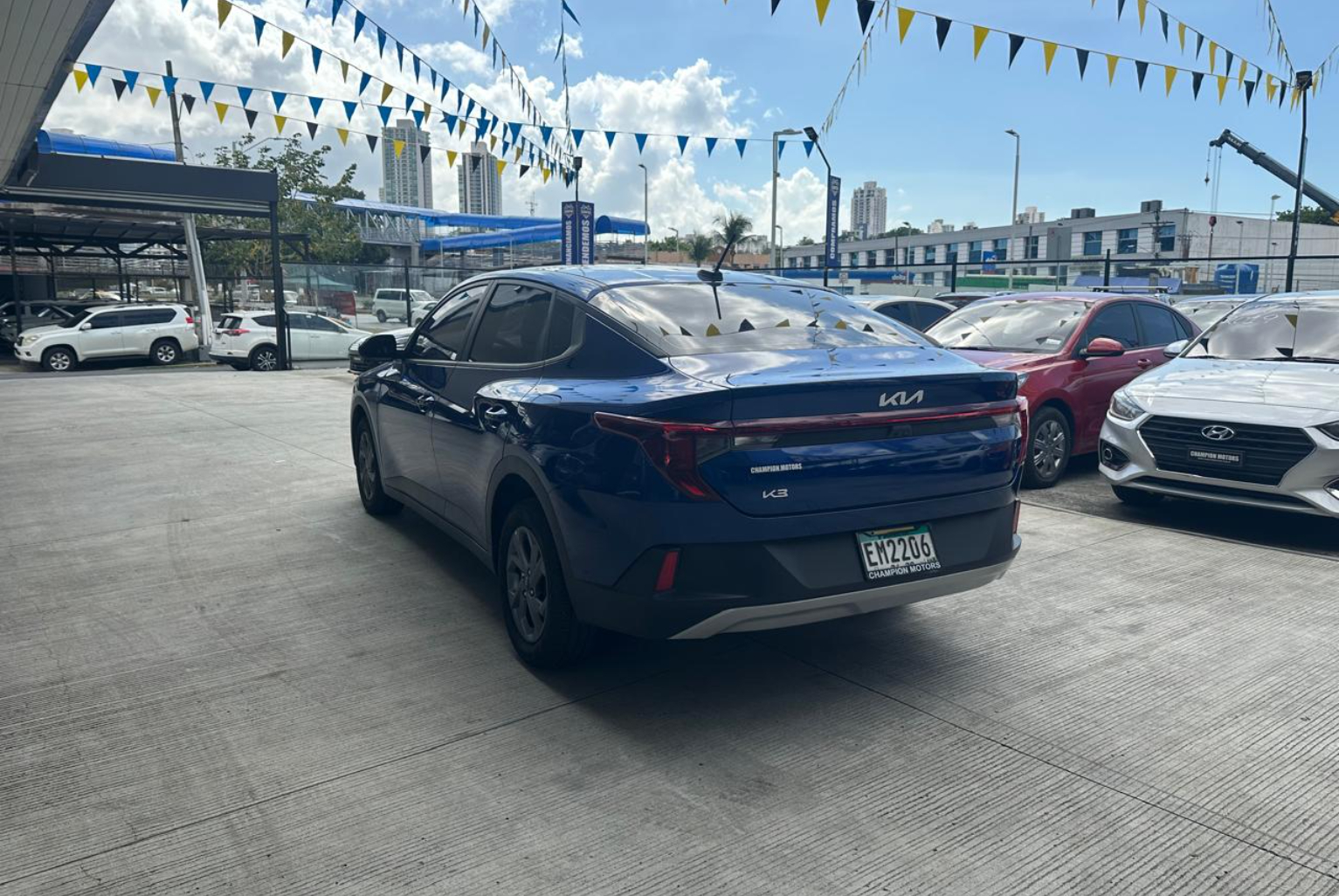 Kia K3 2025 Automático color Azul, Imagen #6