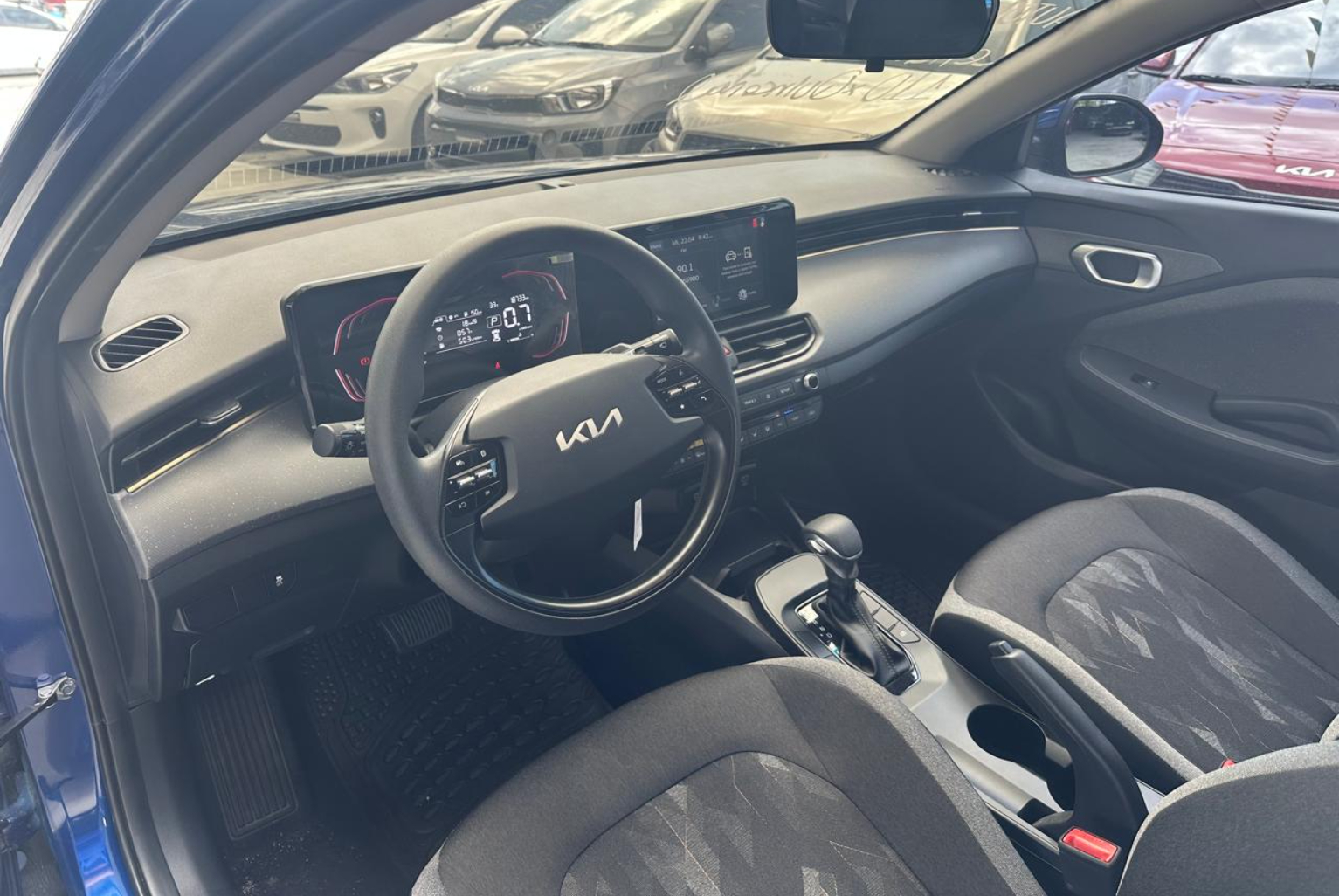 Kia K3 2025 Automático color Azul, Imagen #8