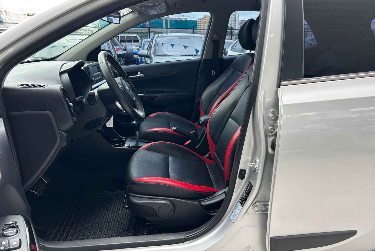 Kia Picanto 2020 Automático color Plateado, Imagen #8