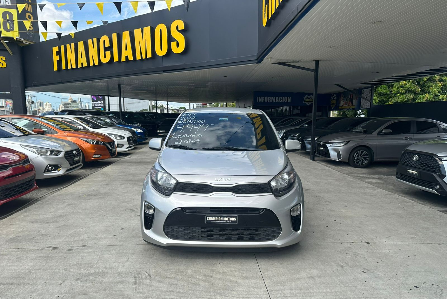 Kia Picanto 2022 Automático color Plateado, Imagen #2