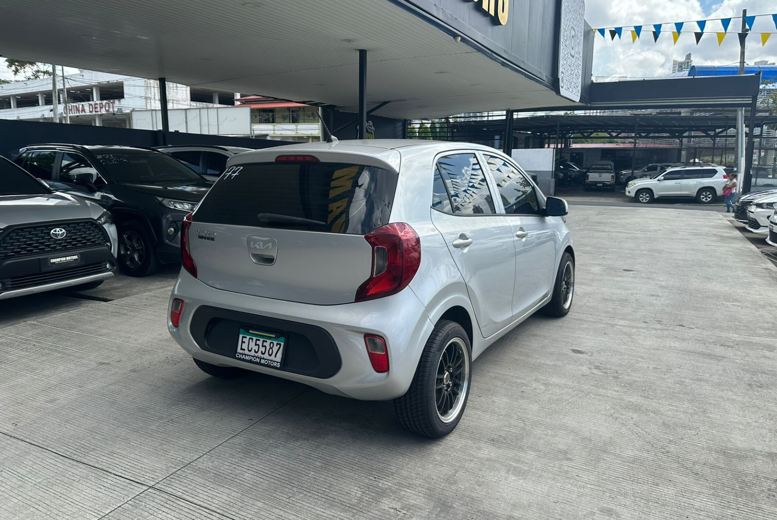 Kia Picanto 2022 Automático color Plateado, Imagen #4