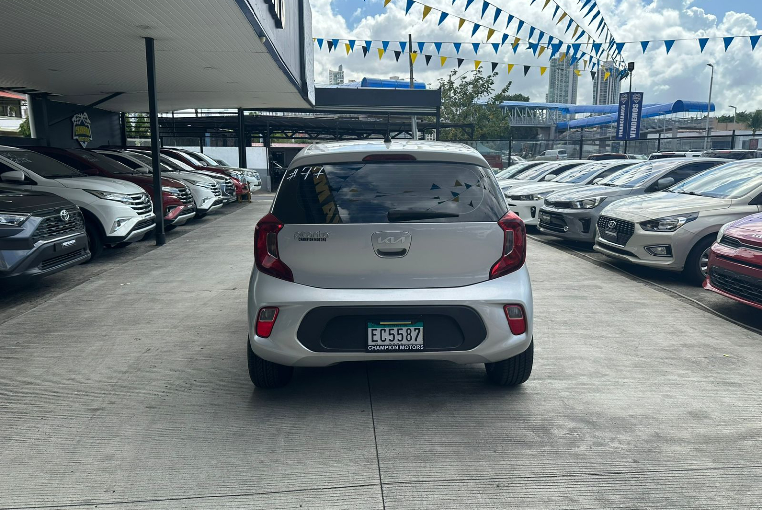 Kia Picanto 2022 Automático color Plateado, Imagen #5