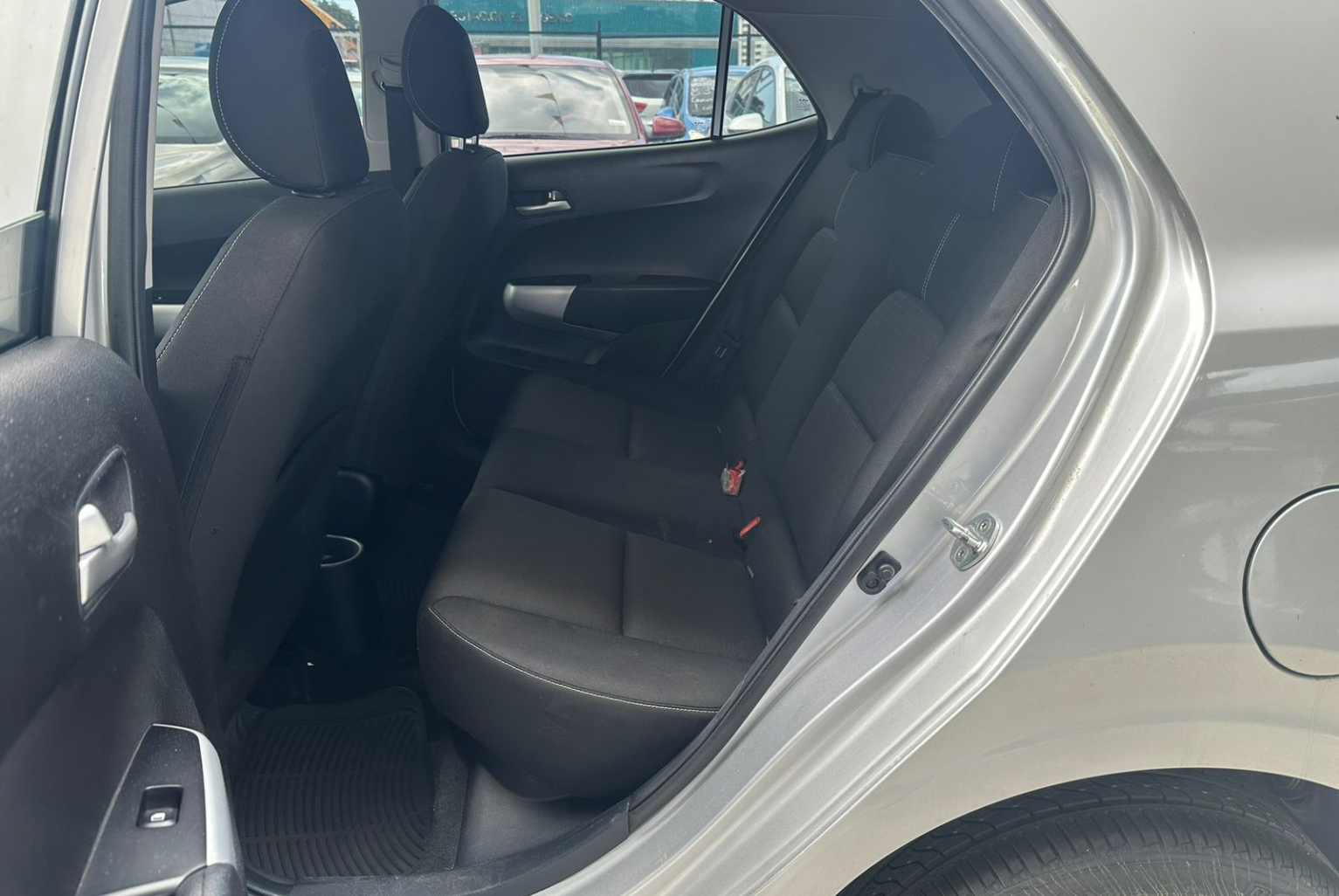 Kia Picanto 2022 Automático color Plateado, Imagen #10