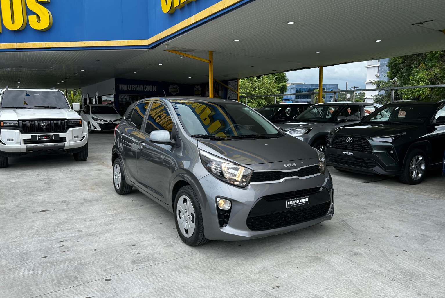 Kia Picanto 2023 Automático color Gris, Imagen #3
