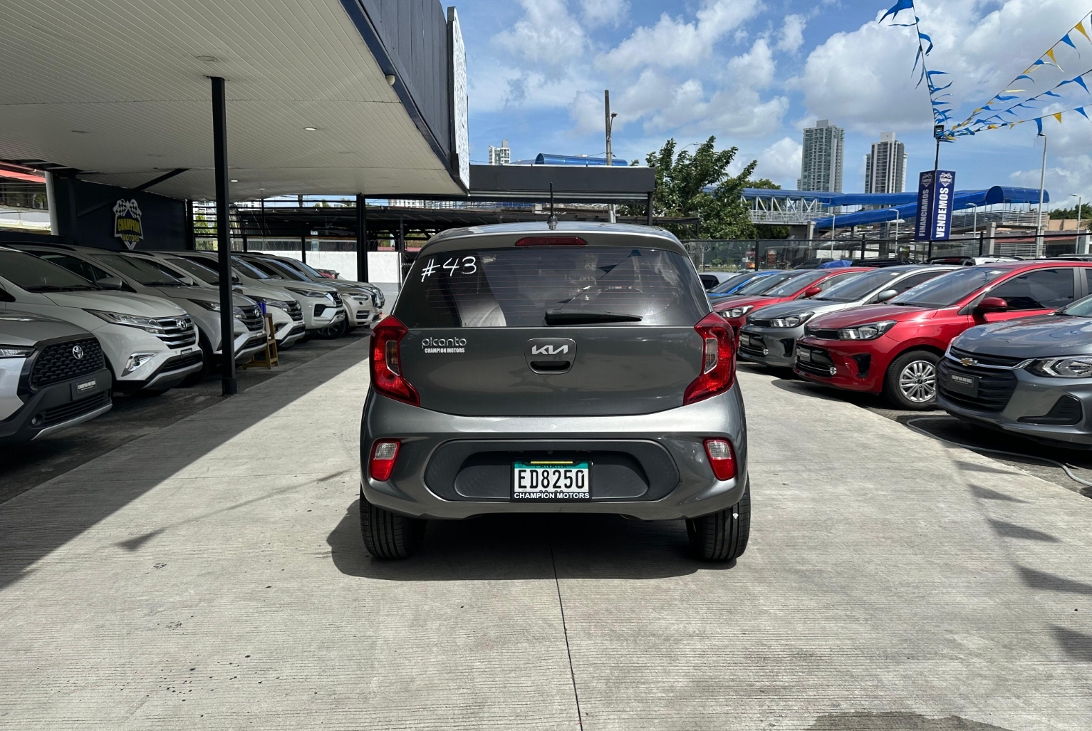 Kia Picanto 2023 Automático color Gris, Imagen #5