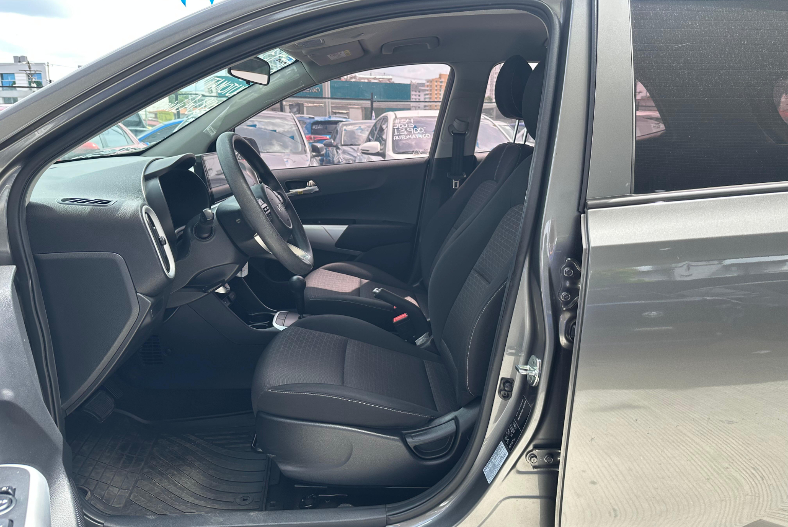 Kia Picanto 2023 Automático color Gris, Imagen #8