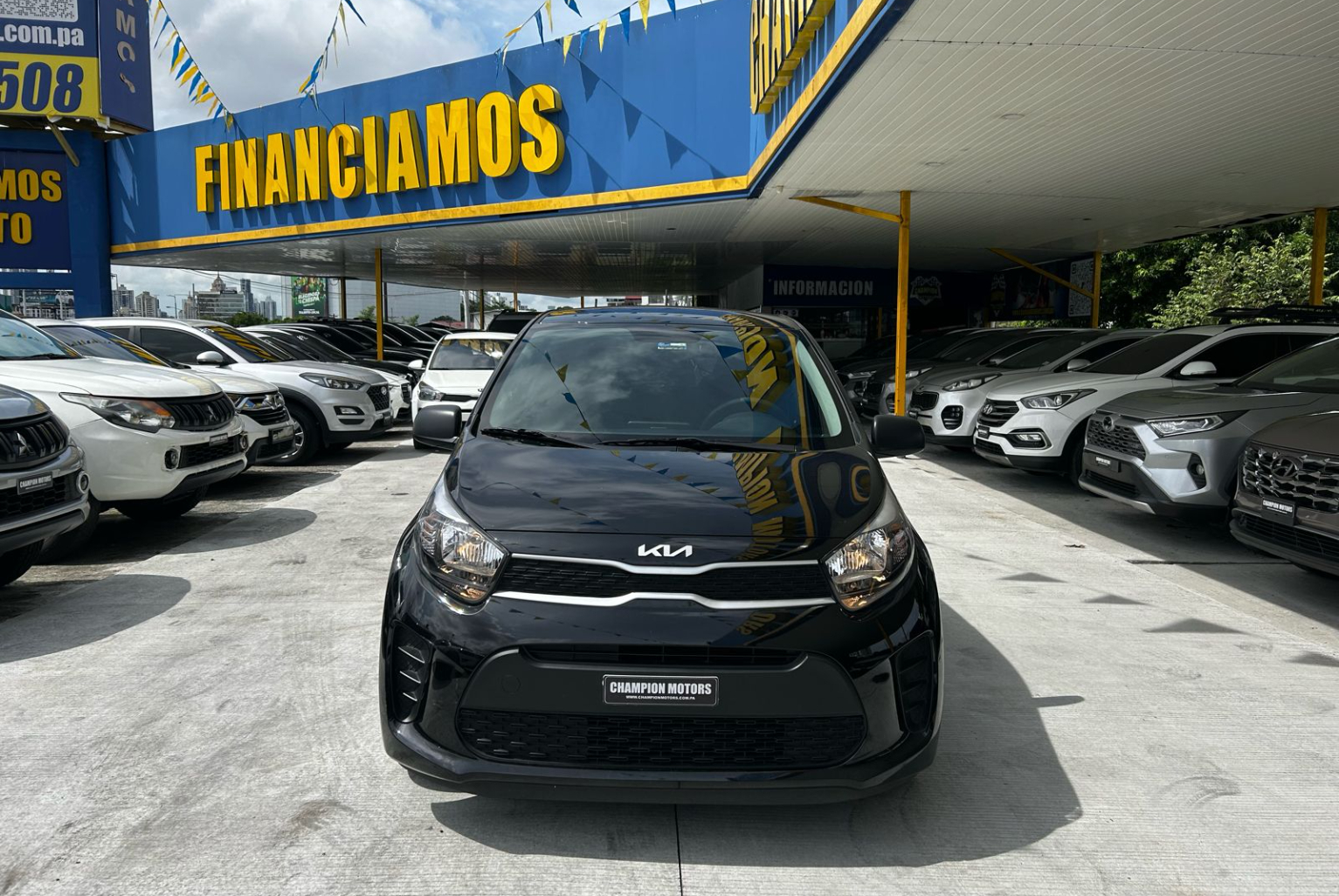 Kia Picanto 2024 Automático color Negro, Imagen #2