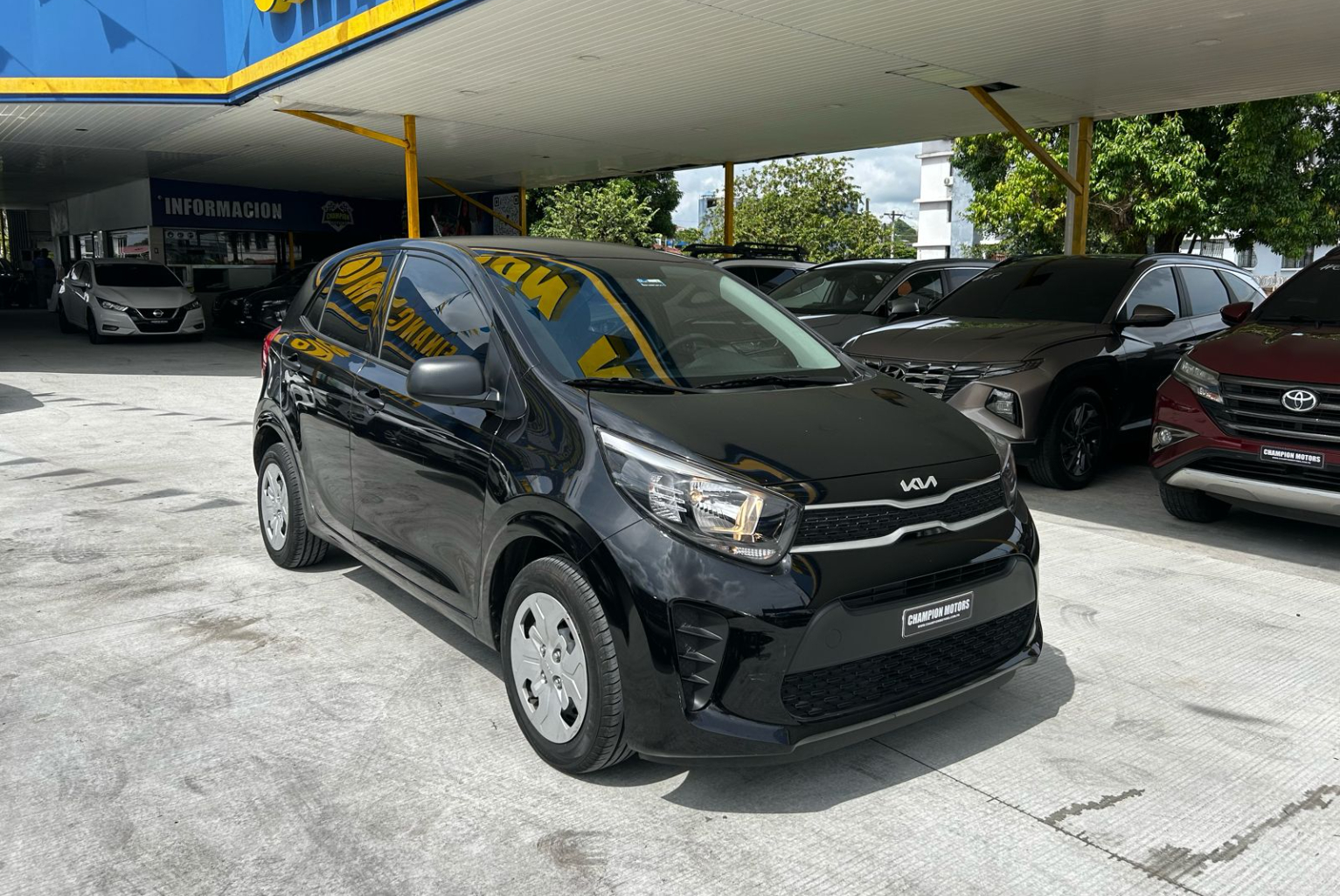 Kia Picanto 2024 Automático color Negro, Imagen #3