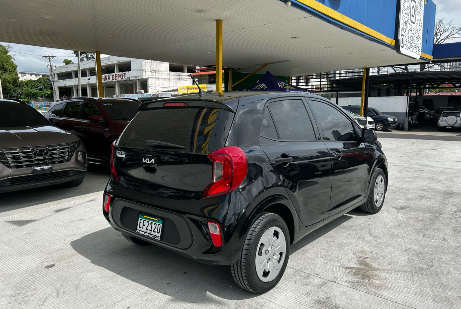 Kia Picanto 2024 Automático color Negro, Imagen #4