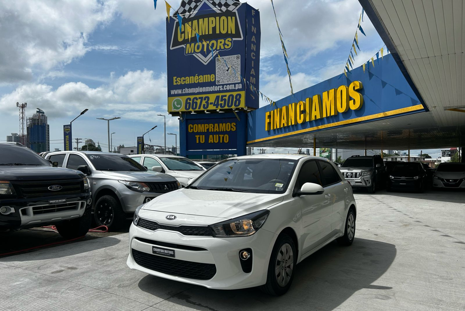 Kia Rio 2019 Automático color Blanco, Imagen #1