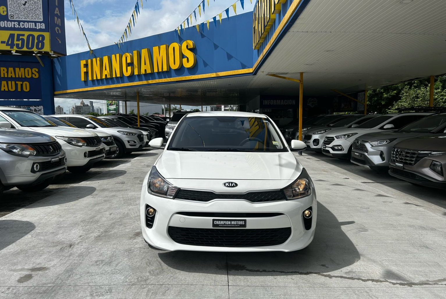 Kia Rio 2019 Automático color Blanco, Imagen #2