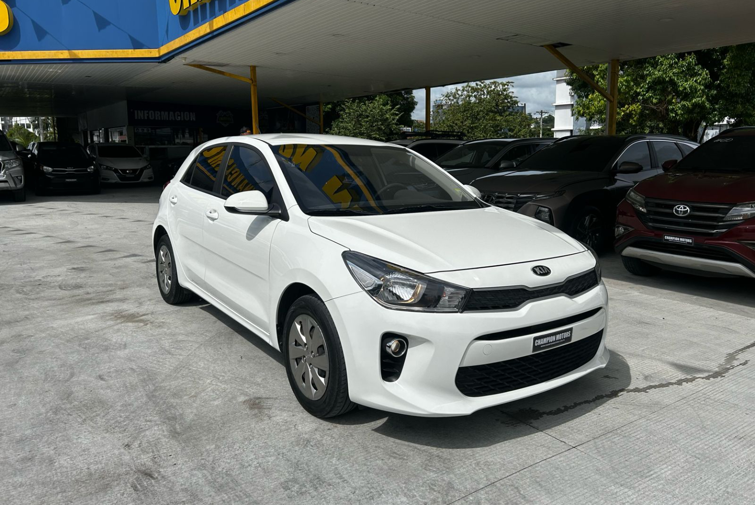 Kia Rio 2019 Automático color Blanco, Imagen #3