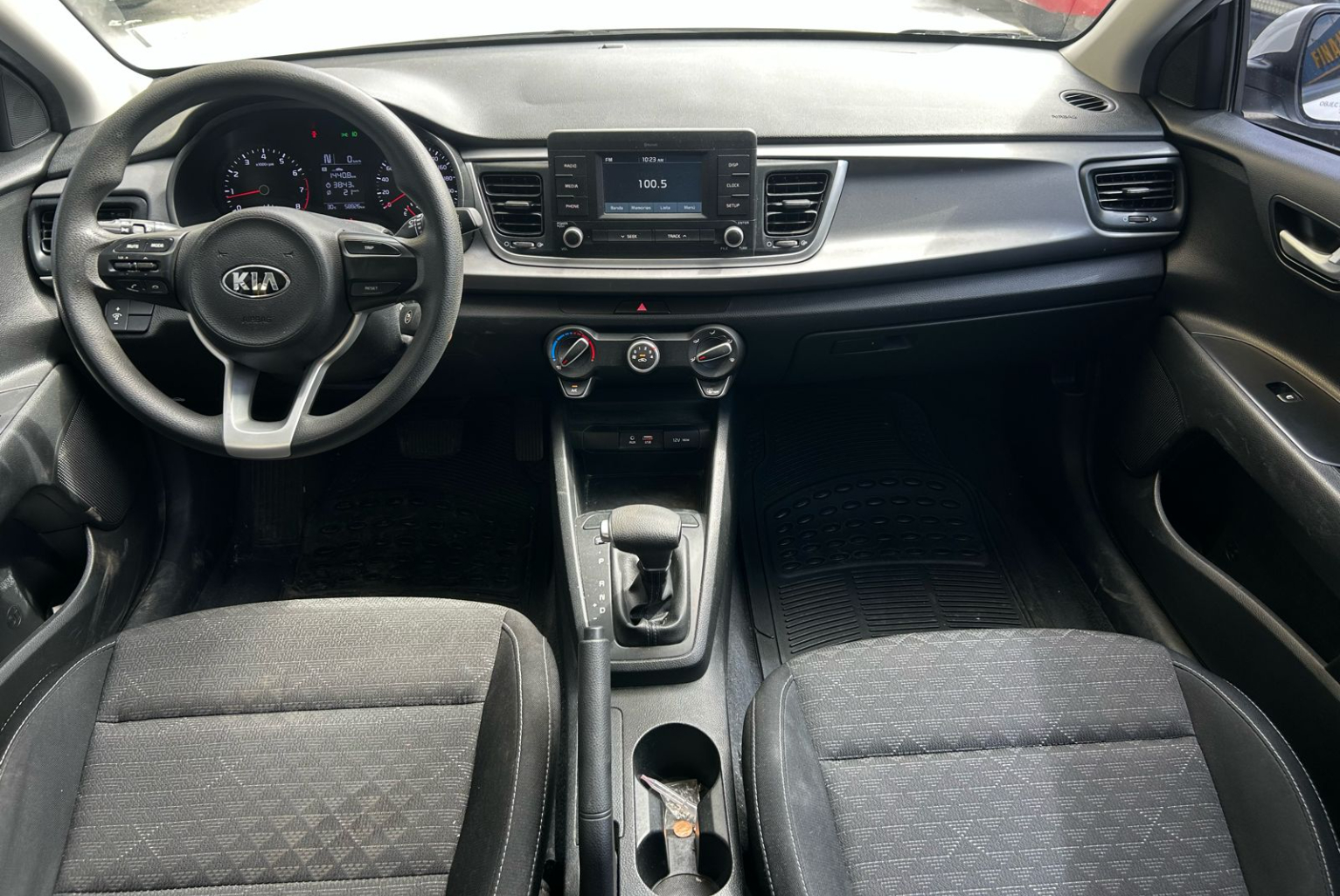 Kia Rio 2019 Automático color Blanco, Imagen #9