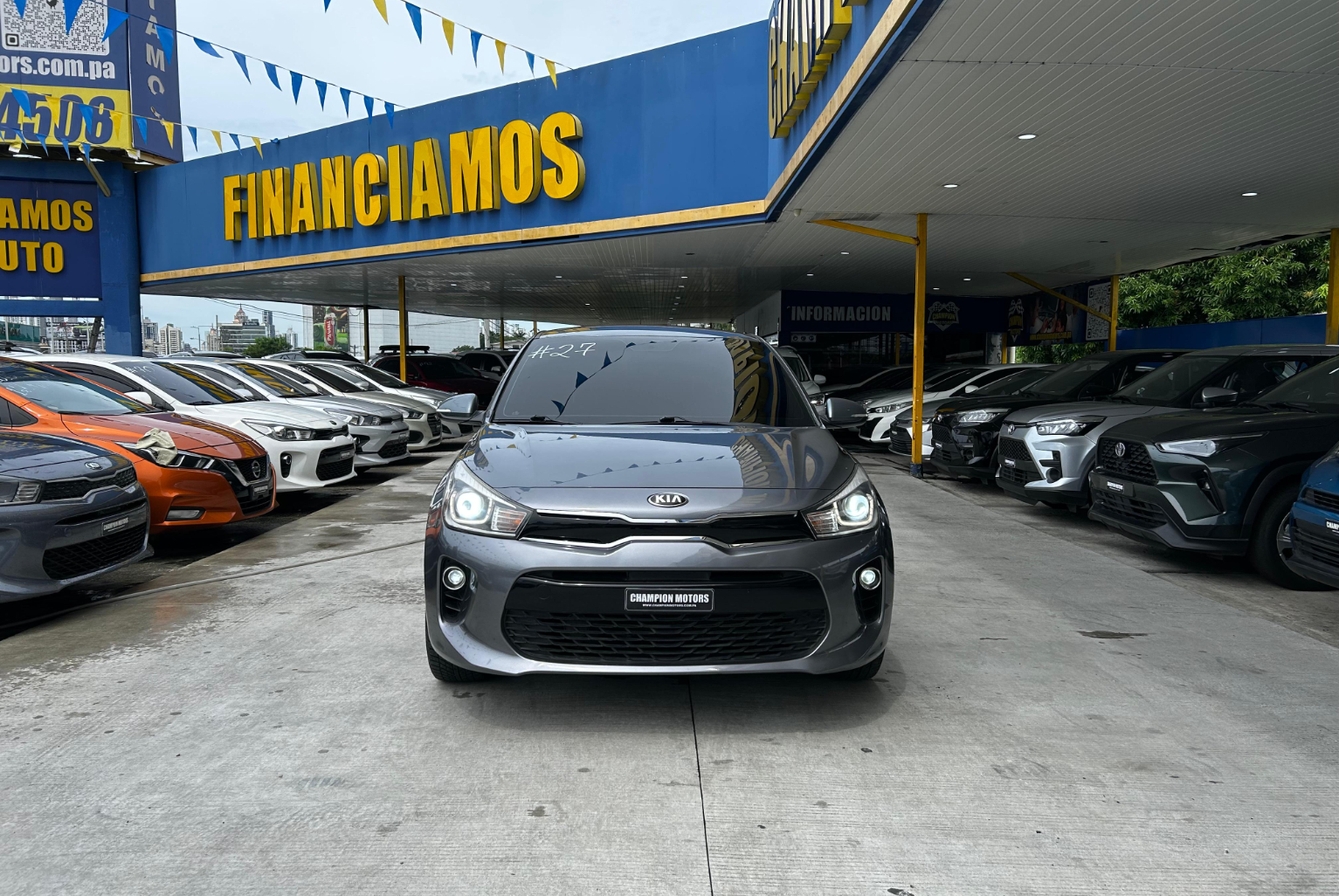 Kia Rio 2019 Automático color Gris, Imagen #2