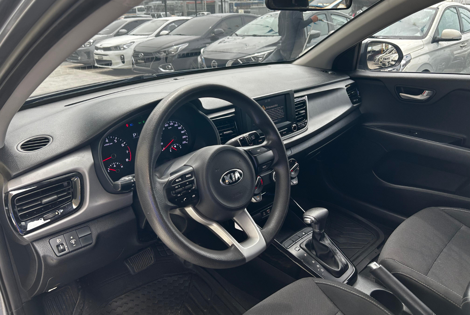 Kia Rio 2019 Automático color Gris, Imagen #7