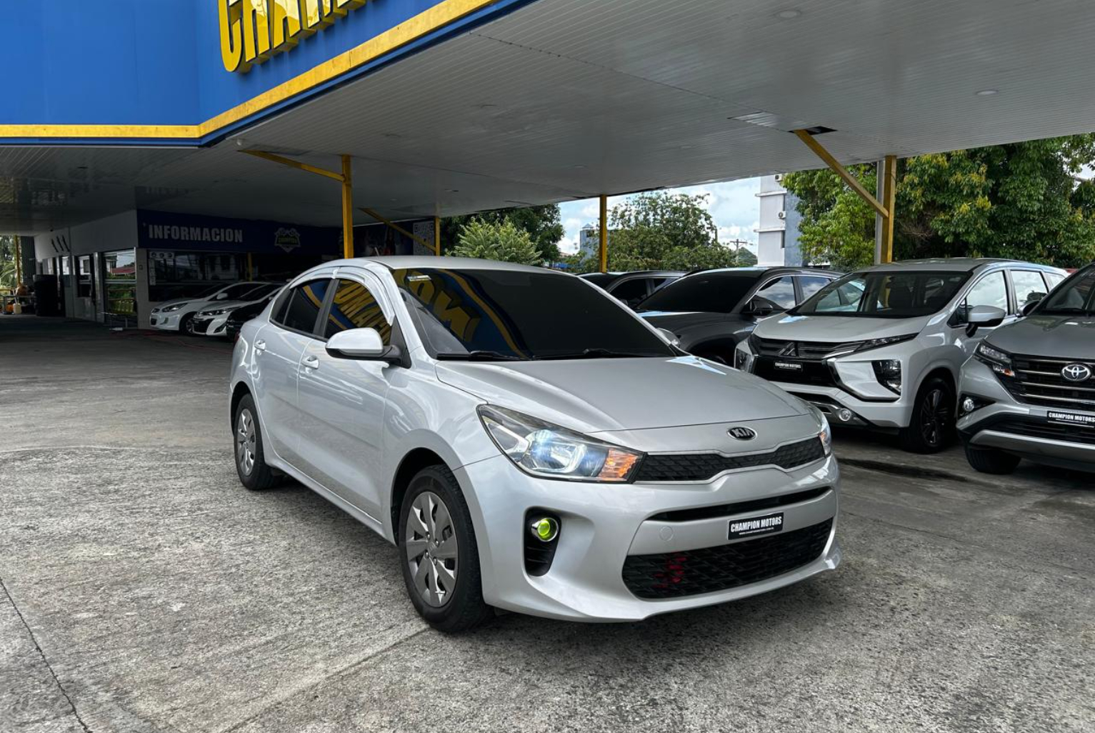 Kia Rio 2020 Automático color Plateado, Imagen #3