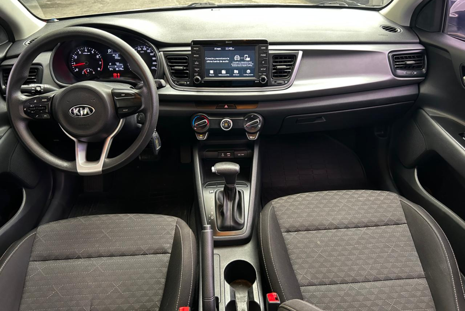 Kia Rio 2020 Automático color Plateado, Imagen #9