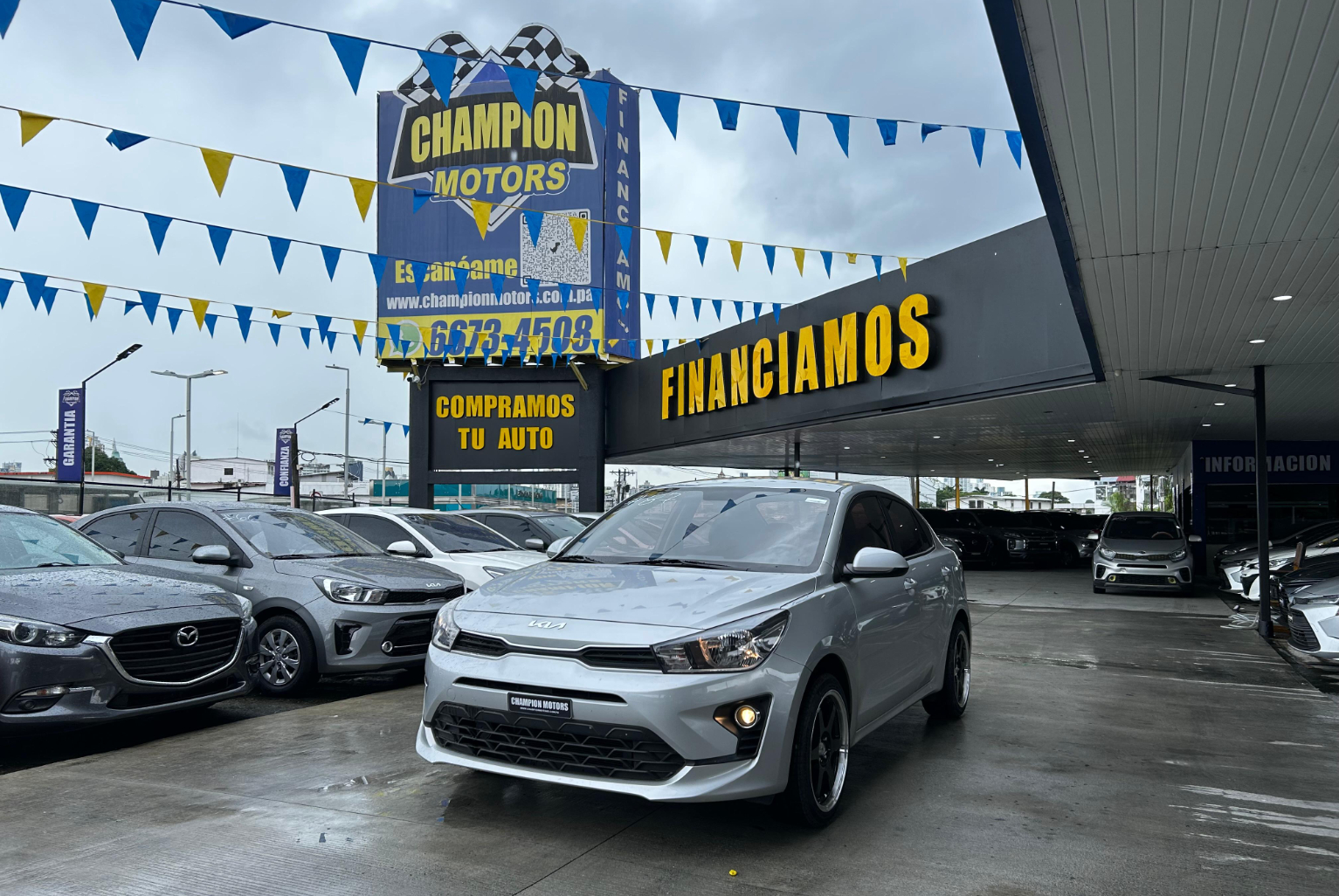 Kia Rio 2023 Manual color Plateado, Imagen #1