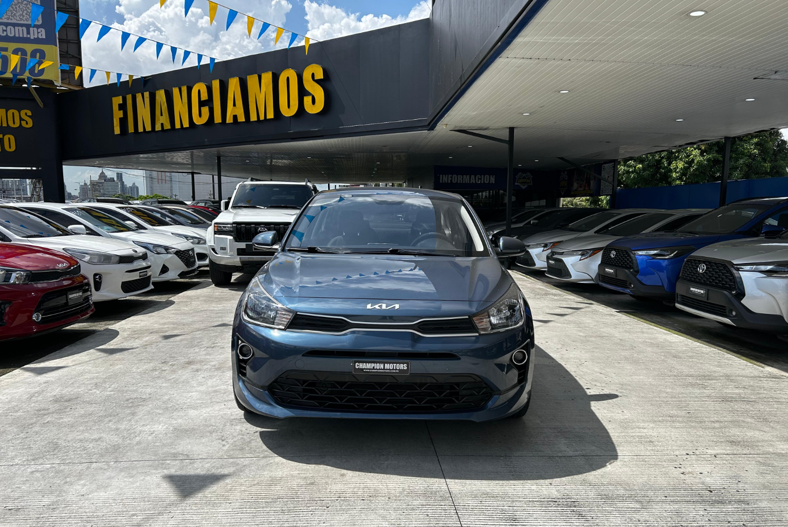 Kia Rio 2023 Manual color Azul, Imagen #2