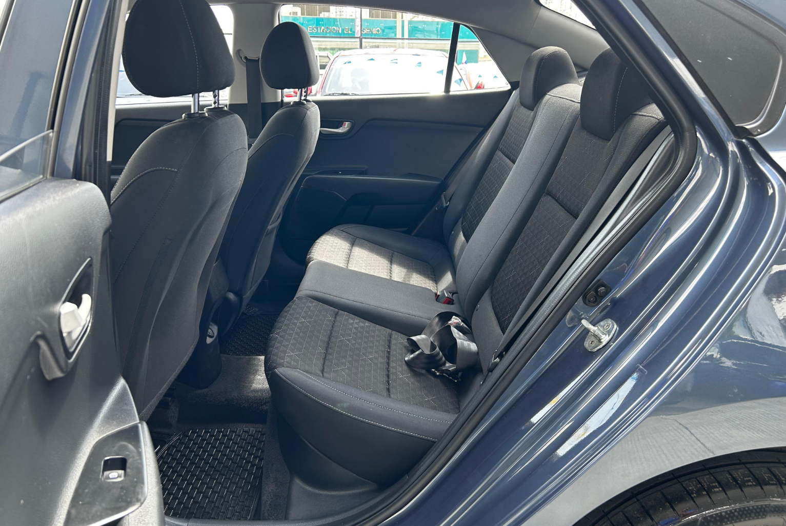 Kia Rio 2023 Manual color Azul, Imagen #10