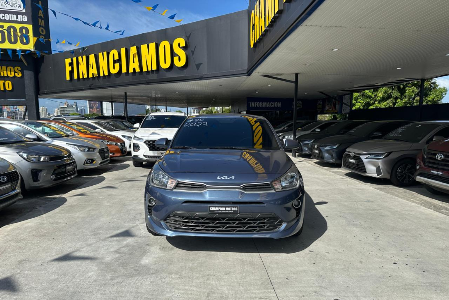 Kia Rio 2023 Automático color Celeste, Imagen #2