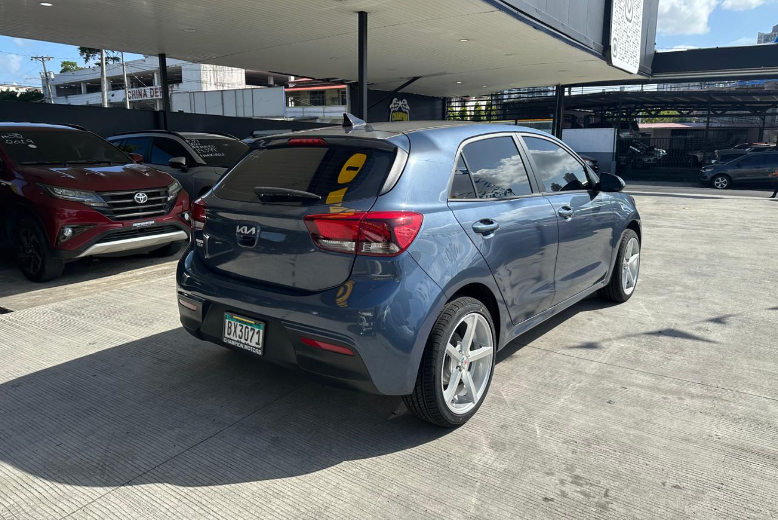 Kia Rio 2023 Automático color Celeste, Imagen #4