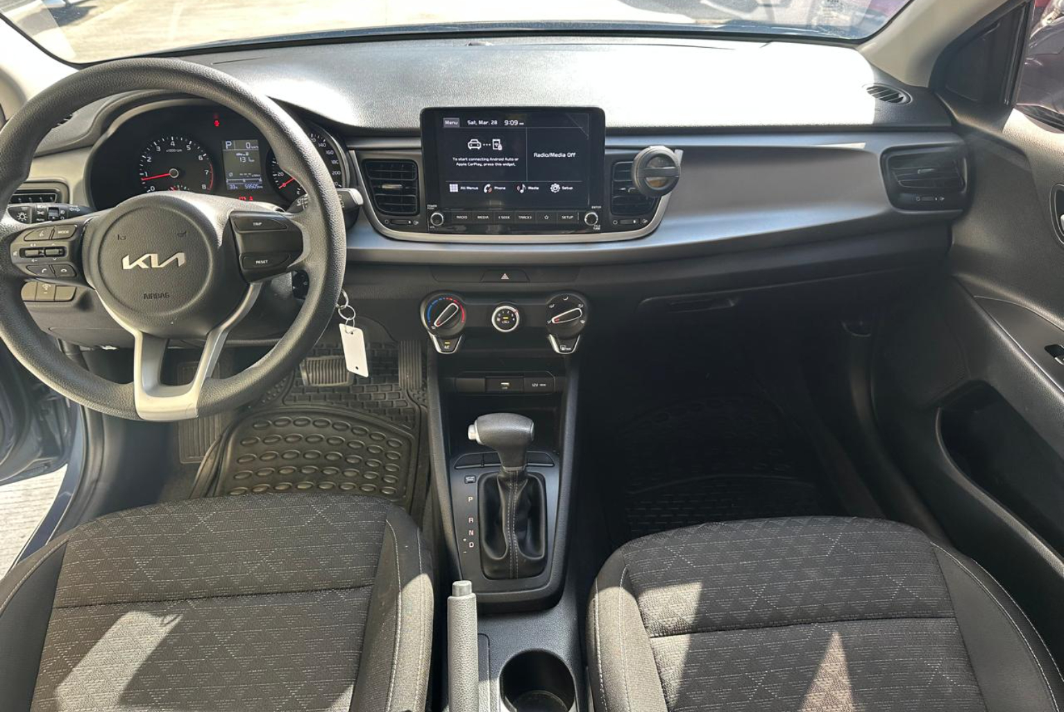 Kia Rio 2023 Automático color Celeste, Imagen #9