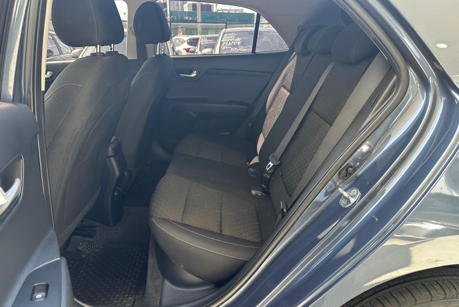 Kia Rio 2023 Automático color Celeste, Imagen #10