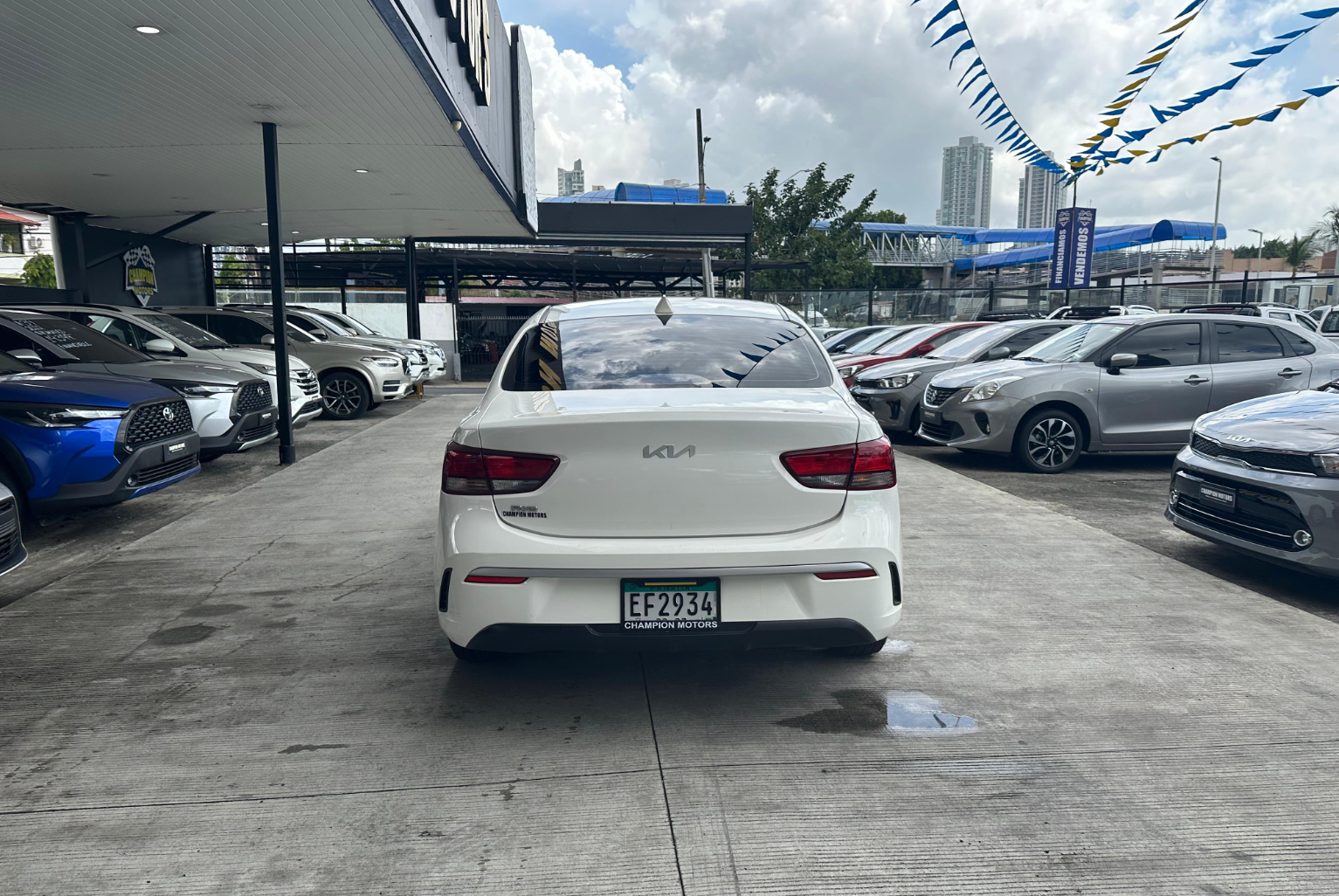 Kia Rio 2024 Automático color Blanco, Imagen #5