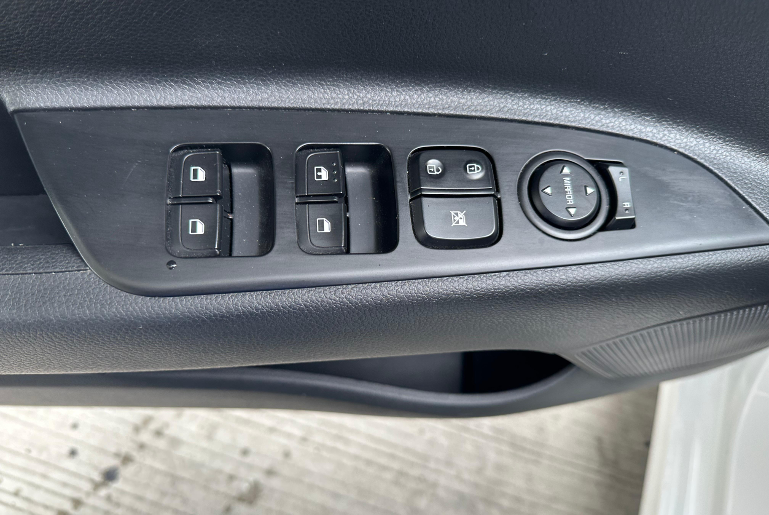 Kia Rio 2024 Automático color Blanco, Imagen #10