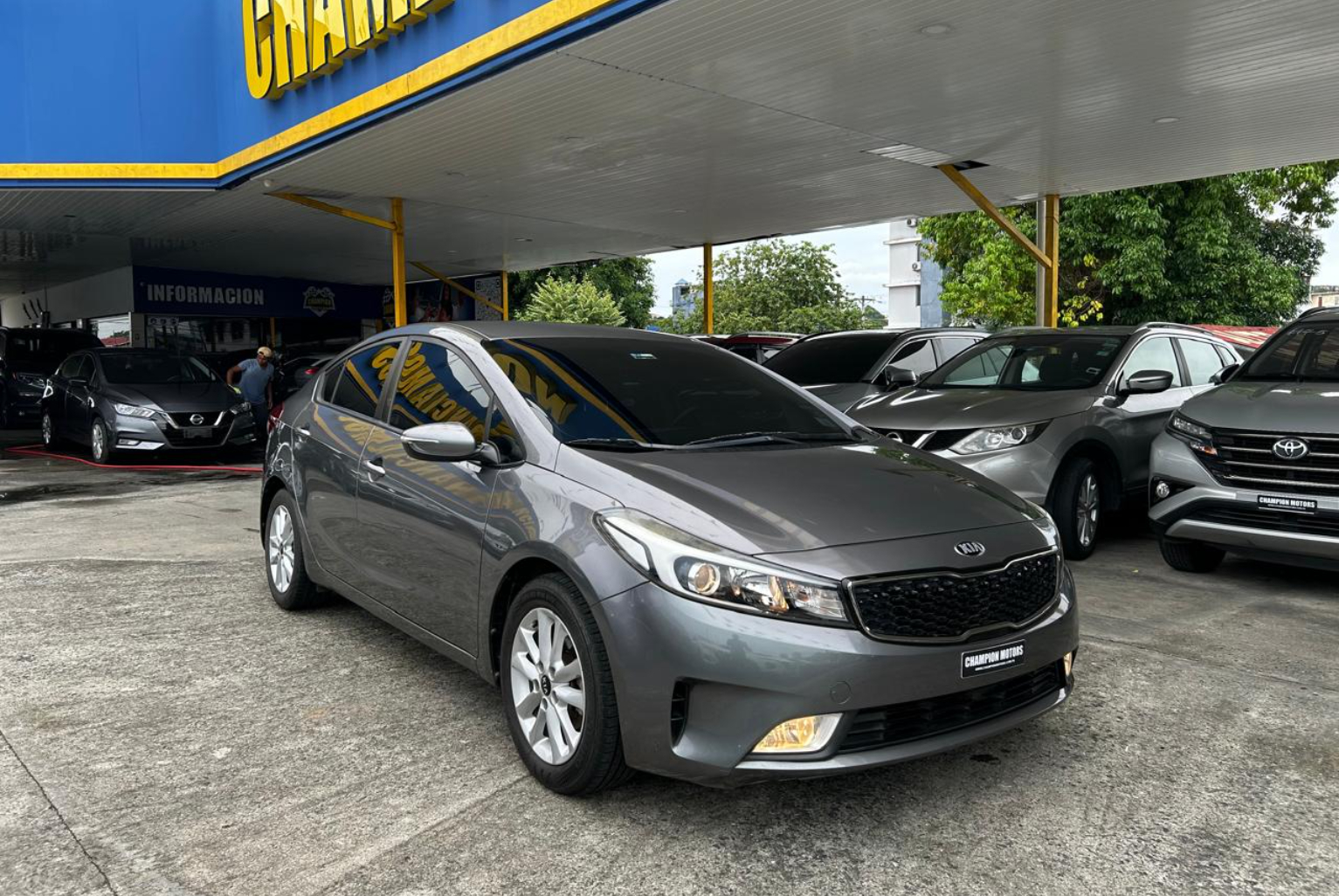 Kia Cerato 2018 Automático color Gris, Imagen #3