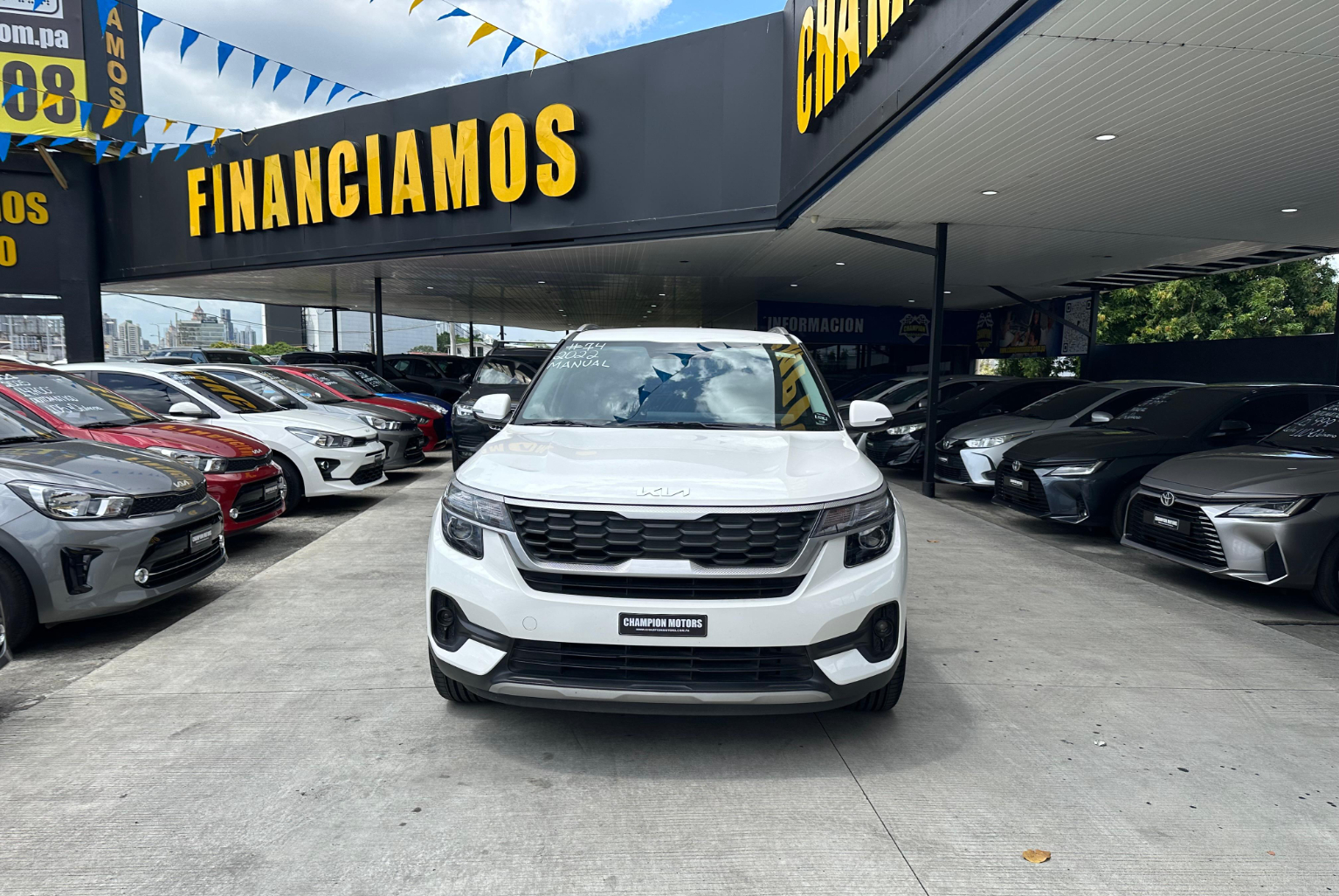 Kia Seltos 2022 Manual color Blanco, Imagen #2