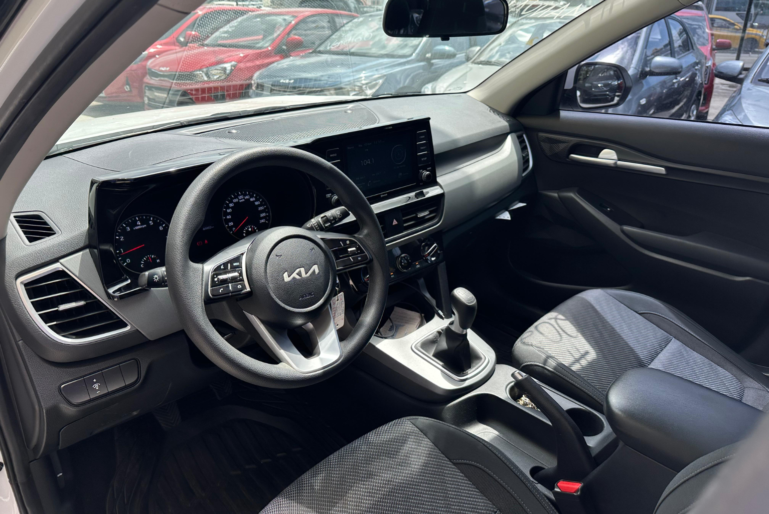 Kia Seltos 2022 Manual color Blanco, Imagen #7