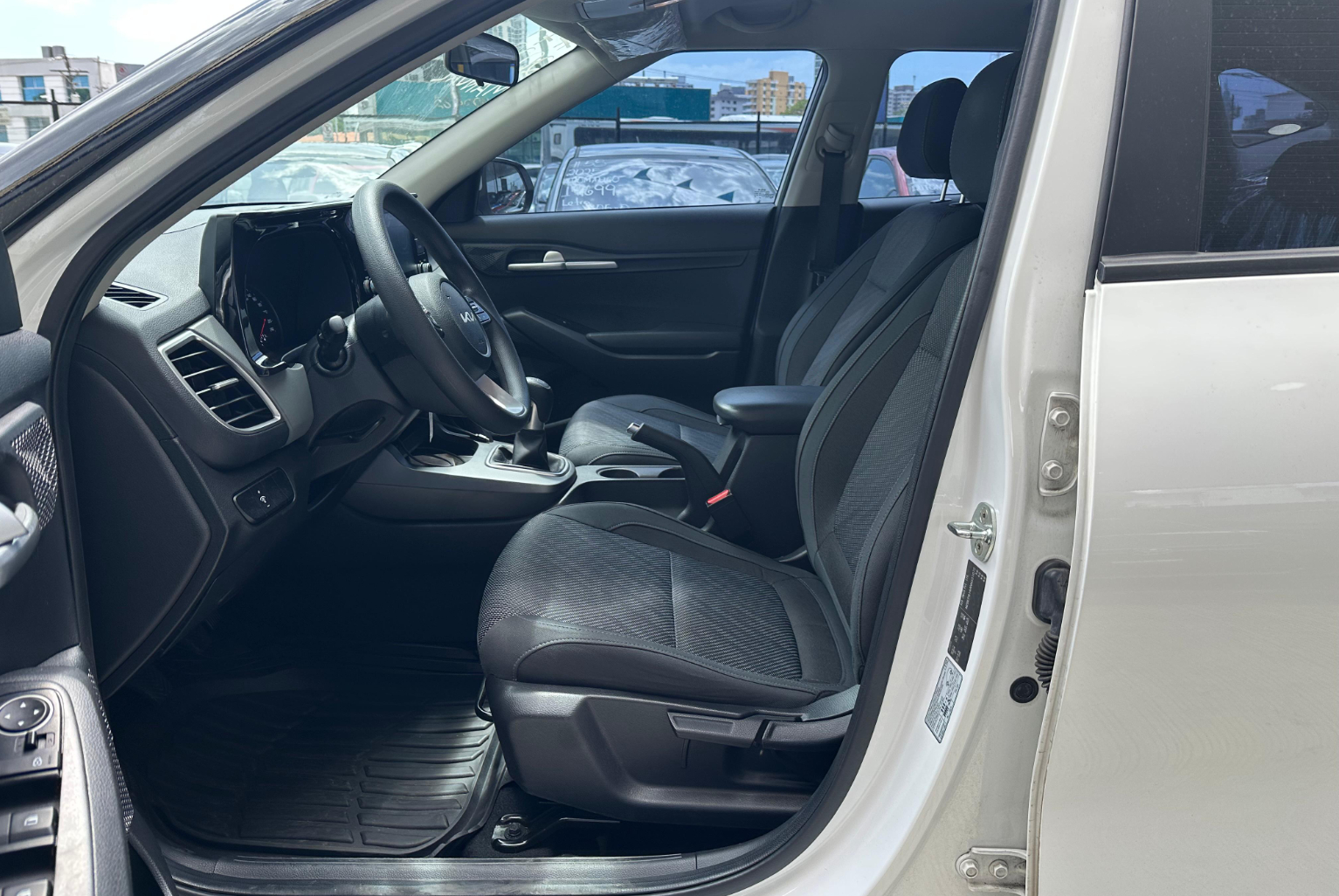 Kia Seltos 2022 Manual color Blanco, Imagen #8