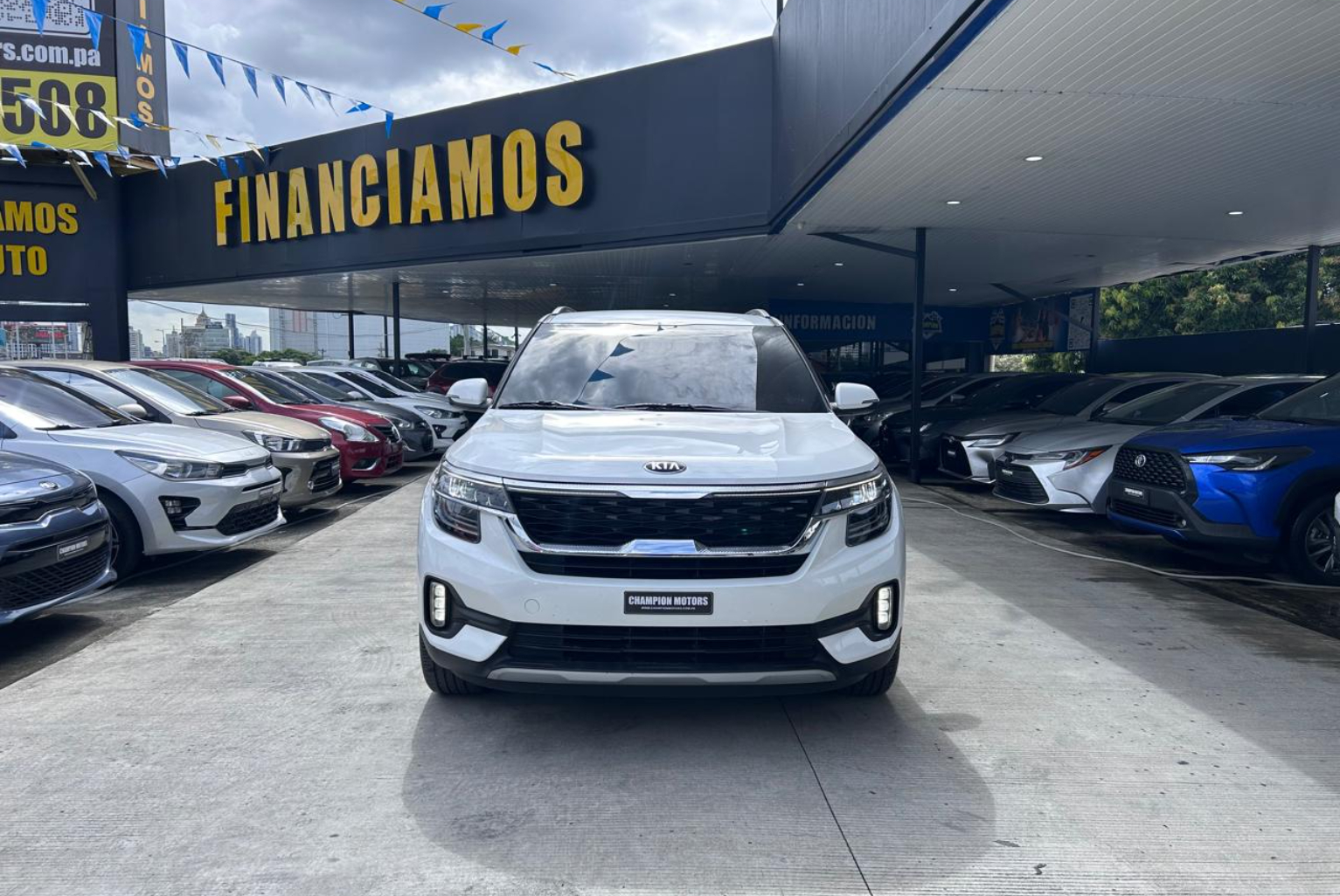 Kia Seltos 2022 Automático color Blanco, Imagen #2
