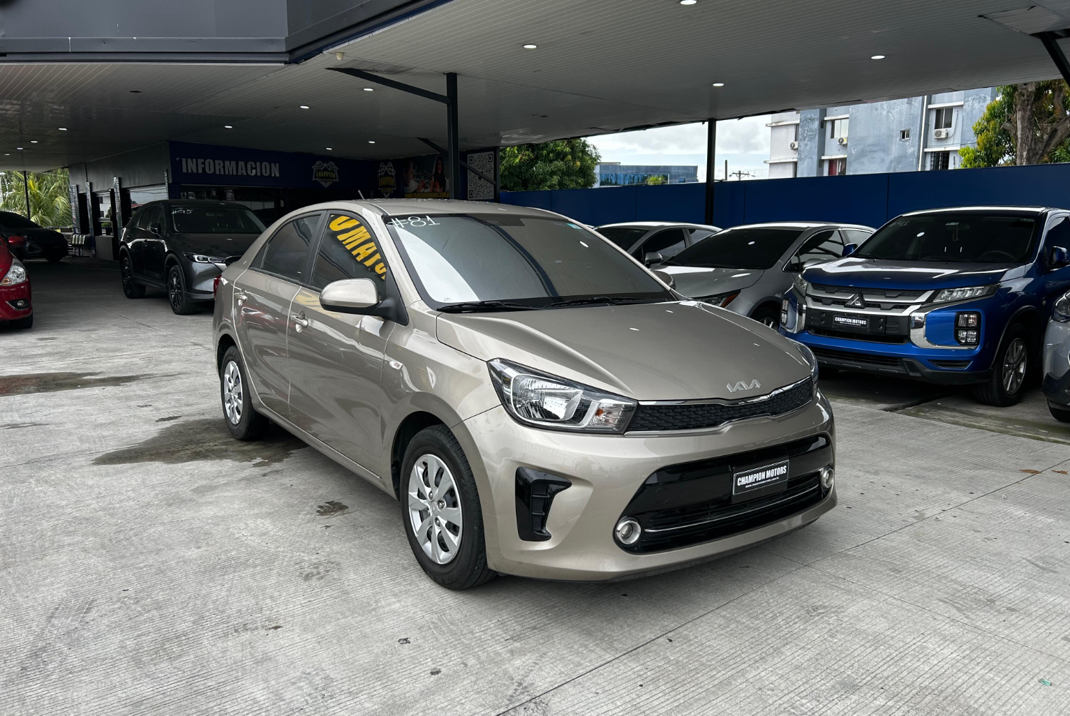 Kia Soluto 2022 Manual color Beige, Imagen #3