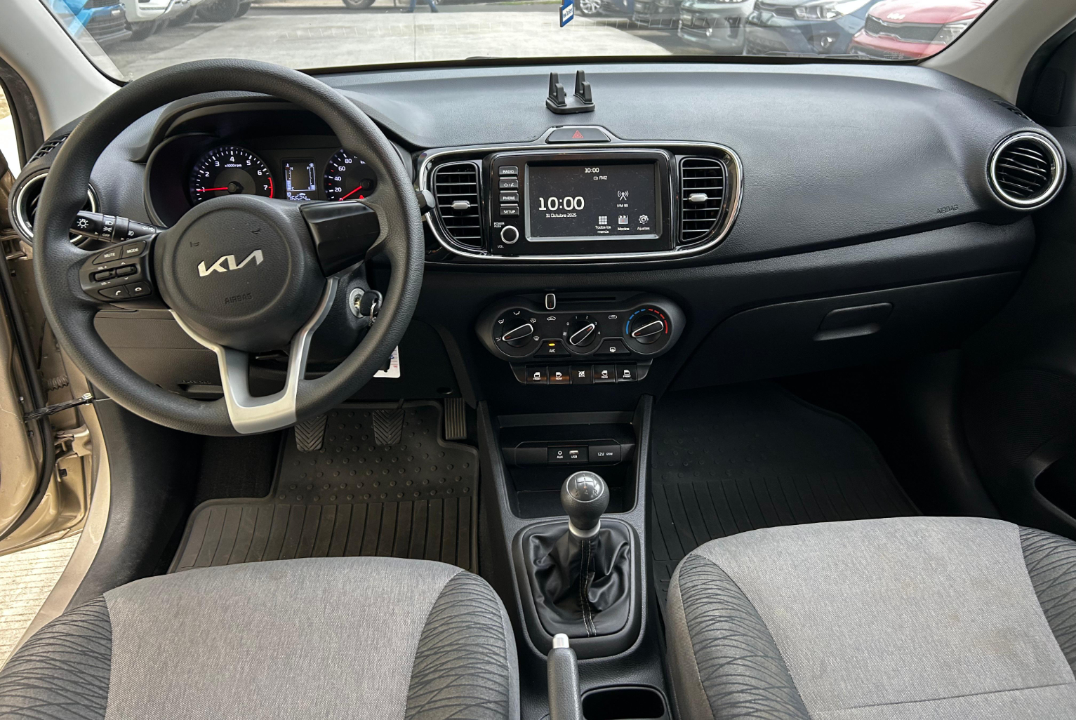 Kia Soluto 2022 Manual color Beige, Imagen #8