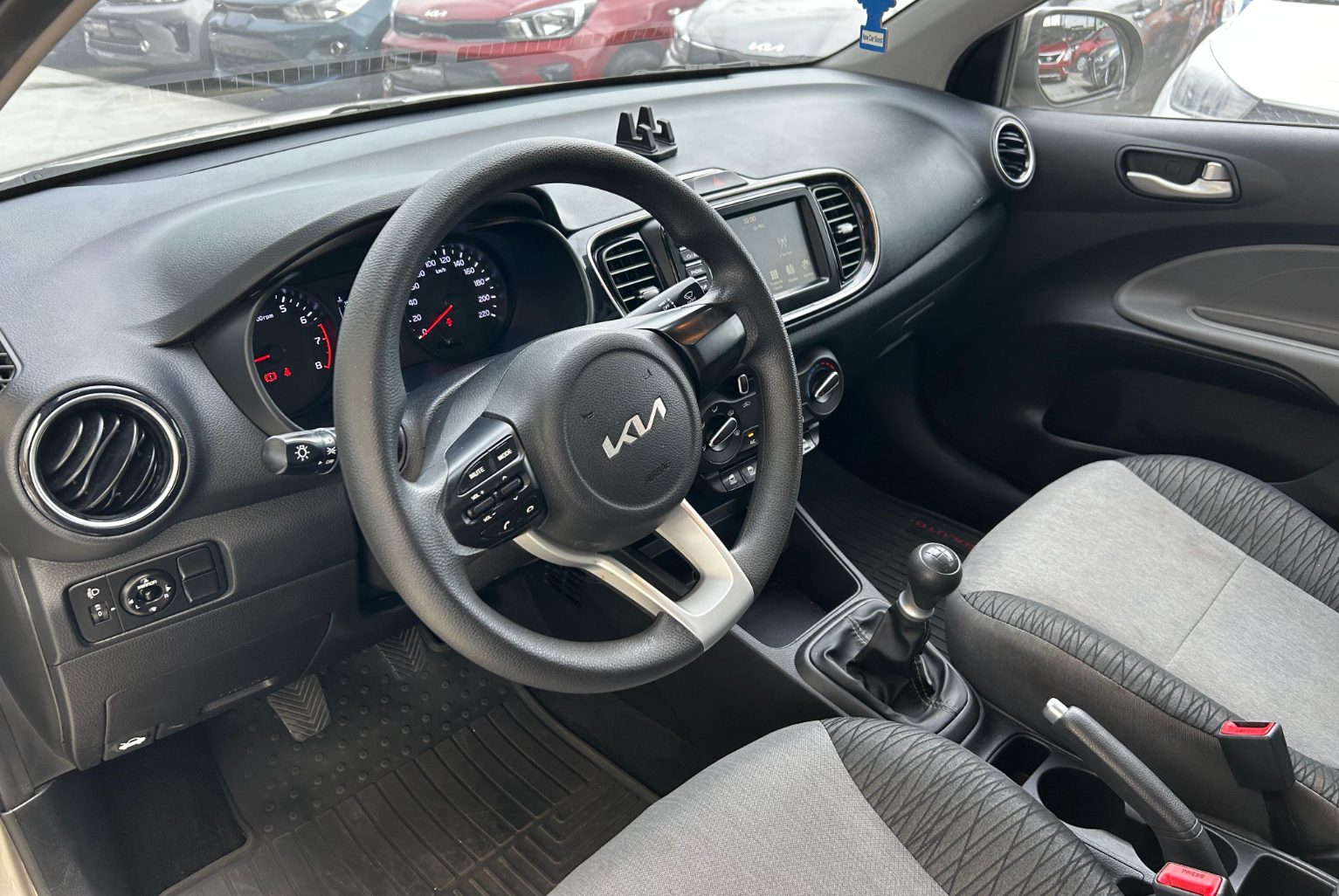 Kia Soluto 2022 Manual color Beige, Imagen #9