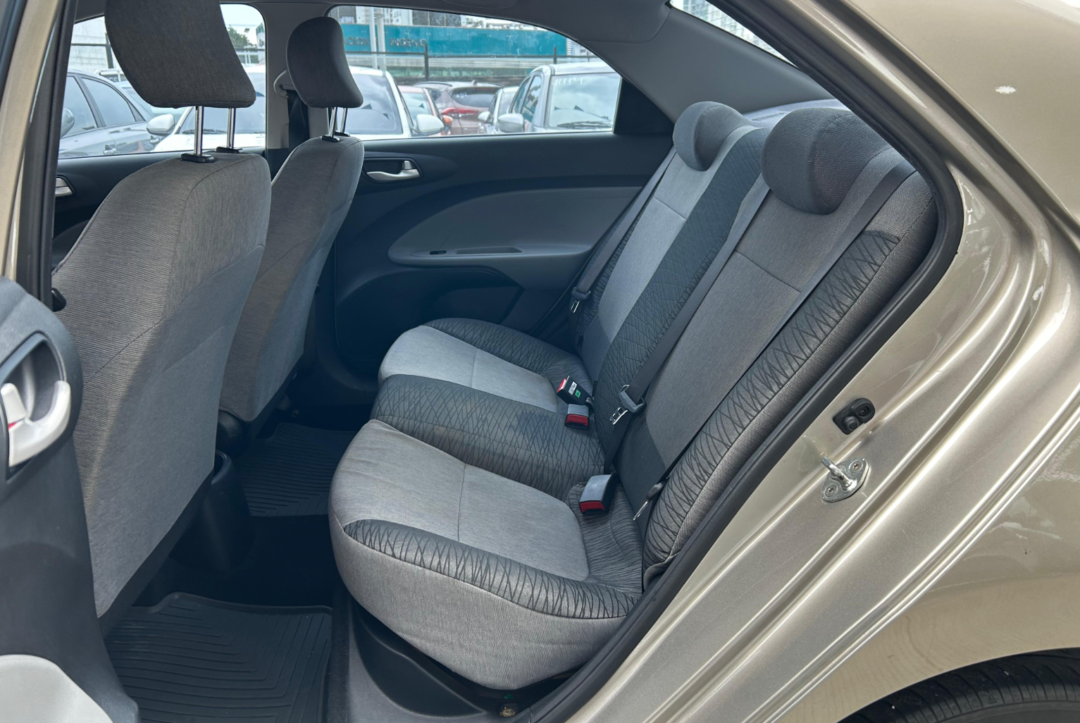 Kia Soluto 2022 Manual color Beige, Imagen #10