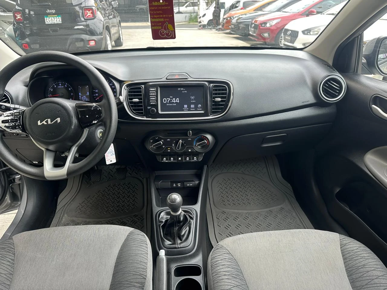 Kia Soluto 2023, Foto 9