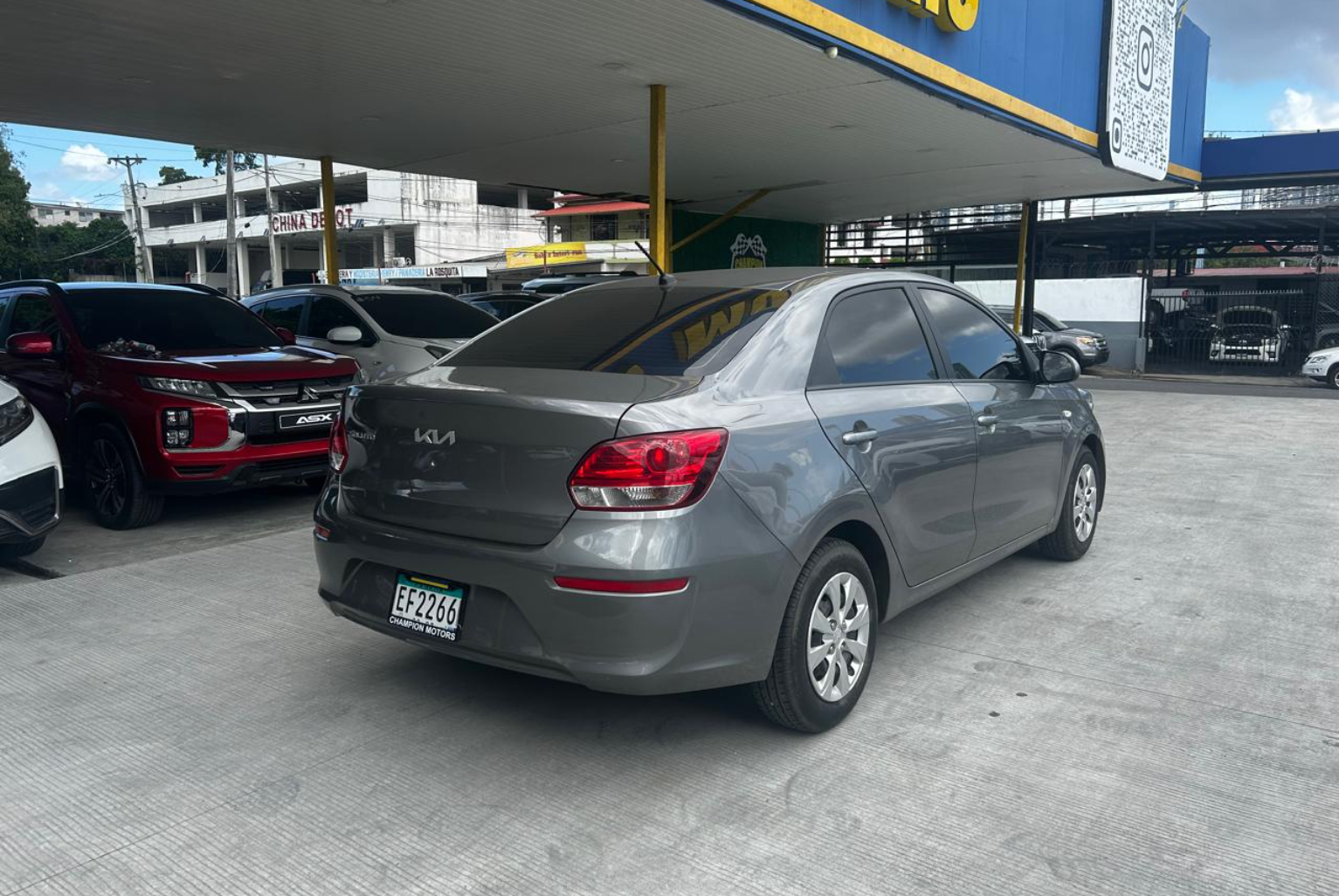 Kia Soluto 2024 Automático color Gris, Imagen #4