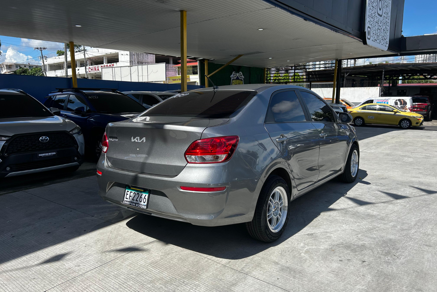 Kia Soluto 2024 Automático color Gris, Imagen #4