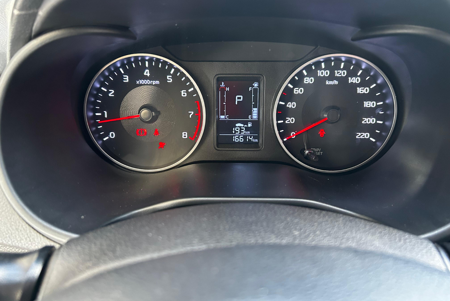 Kia Soluto 2024 Automático color Gris, Imagen #12