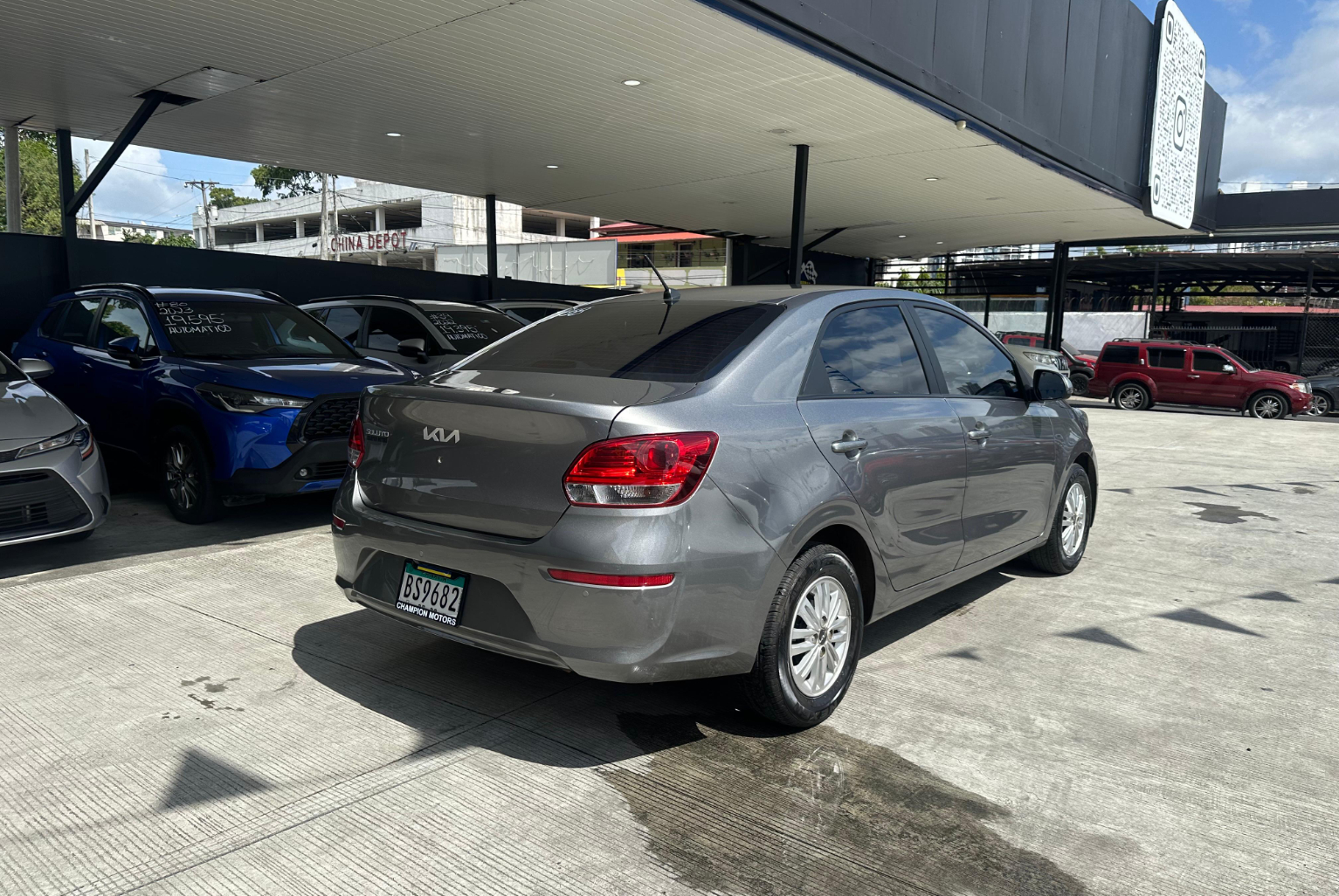 Kia Soluto 2025 Automático color Gris, Imagen #4