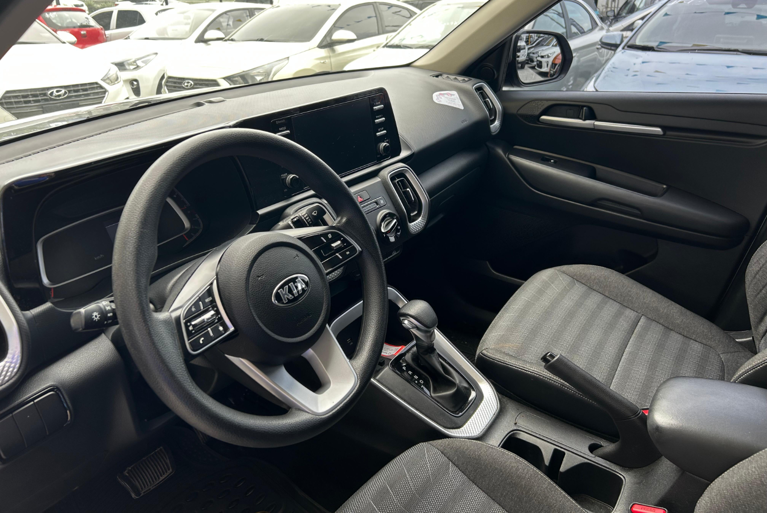 Kia Sonet 2022 Automático color Gris, Imagen #7